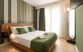 Metropolitan Suites